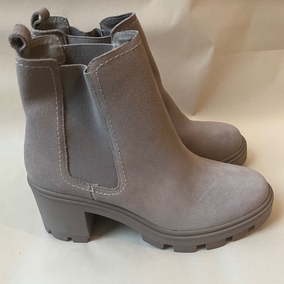 SPLENDID Melisa Suede Gray Combat Chunky Heel Chelsea Boots Shoes Booties - Picture 8 of 10